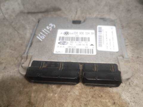 Foto 1ª: Centralita Motor ECU Volkswagen Golf AUS BERLINA (2000)