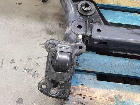 Foto 3ª: Puente Trasero Volkswagen T-Roc ADVANCE 5P (2017)