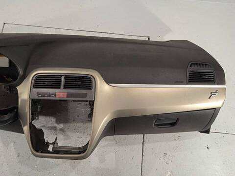 Foto 3ª: Salpicadero Fiat Grande Punto 1.4 CAT 78CV 57KW (2006)