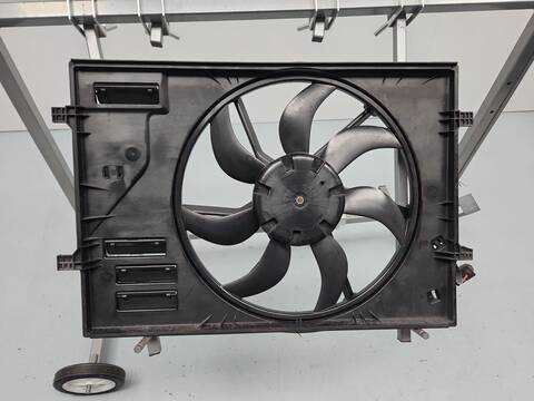 Foto 4ª: Electroventilador Volkswagen Golf 1.6 TDI 105CV 77KW [CLHA] (2014)