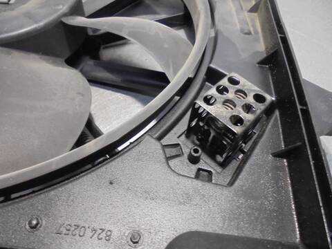 Foto 2ª: Electroventilador Renault Scenic 1.9 DCI AUTHENTIQUE 80CV 59KW JA..) [F9Q Q7] (2002)