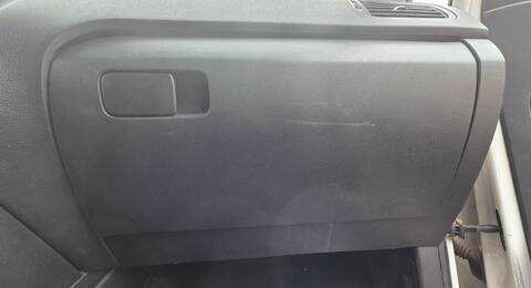 Guantera Volkswagen Polo ADVANCE 90CV 66KW