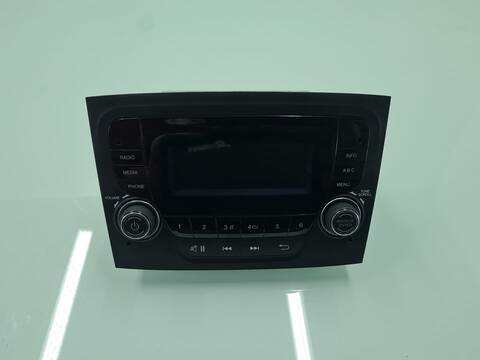 Foto 1ª: Sistema Audio Radio CD Fiat Doblo 1.6 JTDM 16V CAT 105CV 77KW [198A3000] (2015)