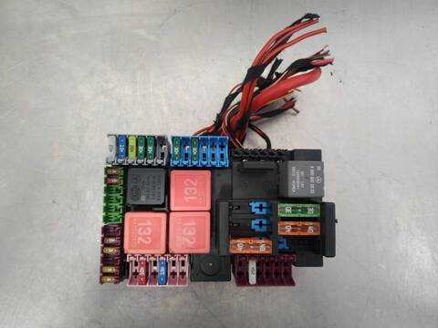 Foto 2ª: Caja Reles Fusibles Mercedes Clase C 160 C 220 T CDI BLUETEC 205.204) 170CV 125KW FAMILIAR [651921] (2014)