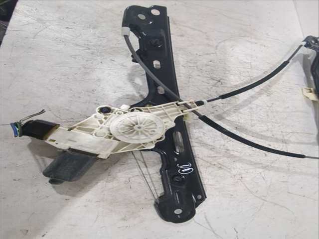 Foto 2ª: Elevalunas Eléctrico Delantero Derecho Bmw Serie 1 120 D E87) [N47 D20 A,N47 D20 C] (2007)