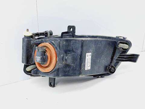 Foto 2ª: Faro Antiniebla Delantero Derecho Volkswagen Golf 1.6 TDI DPF 105CV 77KW [CLH] (2014)