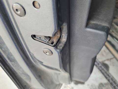 Cerradura Puerta Delantera Izquierda Volkswagen T-Roc STYLE 149CV 110KW