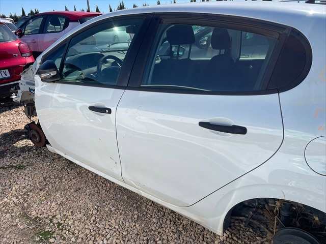 Foto 2ª: Puerta Trasera Izquierda Peugeot 208 1.6 HDI 75cv [9HK] (2016)