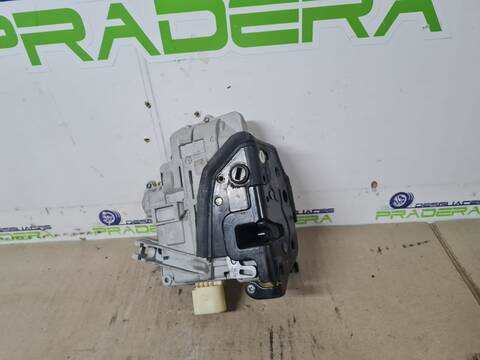 Foto 1ª: Cerradura Puerta Trasera Derecha Volkswagen Passat 2.0 TDI 140CV 103KW [BKP] (2007)