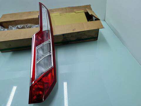 Foto 1ª: Piloto Trasero Derecho Ford Transit 2.2 TDCI CAT 125CV 92KW [CYFF] (2014)