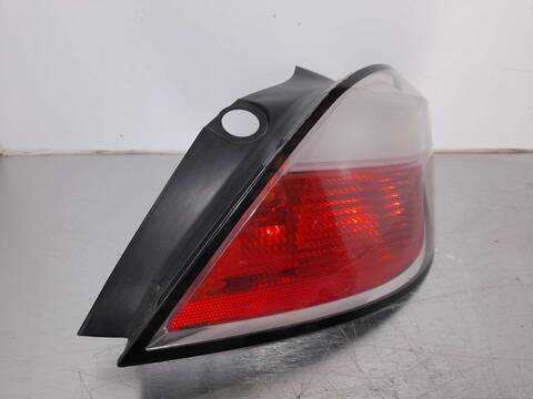 Foto 1ª: Piloto Trasero Derecho Opel Astra COSMO 105CV 77KW [Z16XEP] (2006)