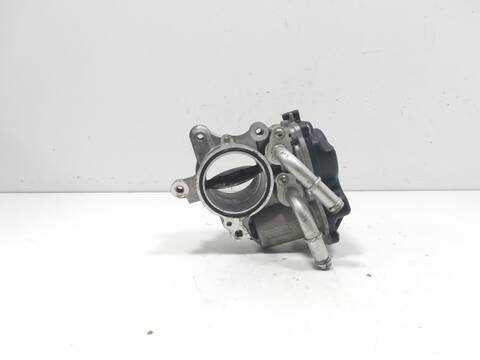 Foto 3ª: Caja Mariposa Volkswagen Tiguan CUV (2015)