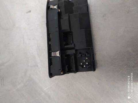 Foto 3ª: Botonera Elevalunas Bmw Serie 5 518 520I EXCLUSIVE 170CV 125KW [G-236S5] (2000)