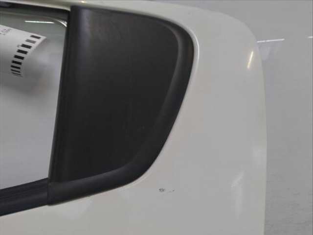Foto 3ª: Puerta Trasera Izquierda Mitsubishi L200 181 CV 133KW [4N15] (2018)