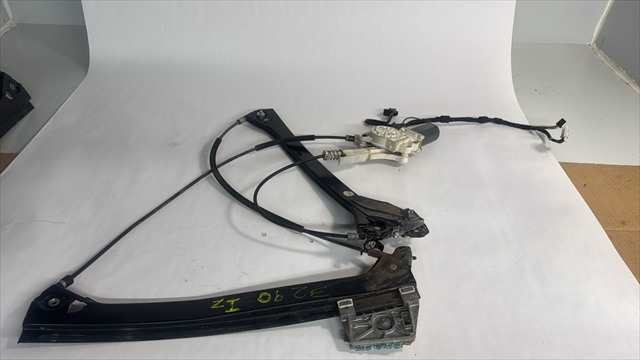 Foto 1ª: Elevalunas Eléctrico Delantero Izquierdo Mercedes Clase CLK 320 3.2 GASOLINA [M 112.955] (2003)