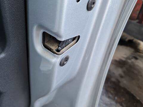 Cerradura Puerta Delantera Derecha Volkswagen Polo UNITED 95CV 70KW