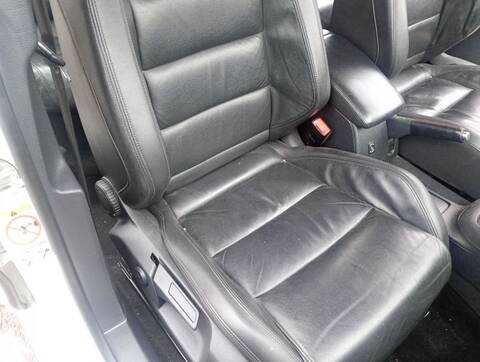 Foto 3ª: Asientos Traseros Volkswagen Golf 2.0 GTI 210CV 155KW [CCZB] (2012)