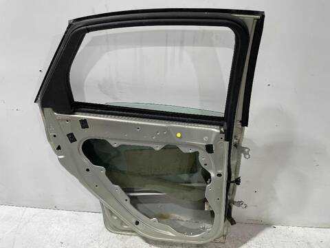 Foto 2ª: Puerta Trasera Izquierda Ford Focus BUSINESS 90CV (2007)