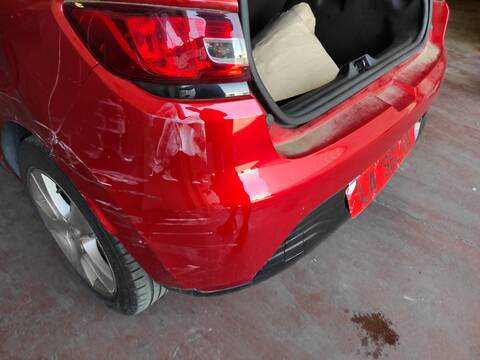 Foto 3ª: Paragolpes Trasero Renault Clio H4B408 (2016)