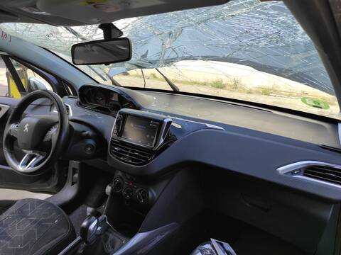 Salpicadero Peugeot 2008 HN01