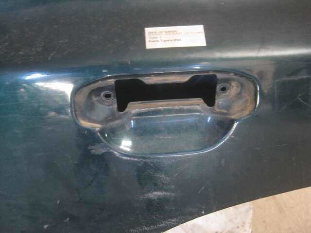 Foto 2ª: Puerta Trasera Izquierda Mitsubishi Montero 2.8 TD V46W) 125CV (1999)