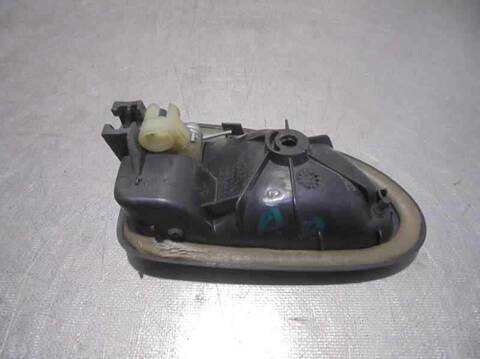 Foto 2ª: Maneta Interior Delantera Derecha Renault Scenic 1.9 DCI AUTHENTIQUE 80CV 59KW JA..) [F9Q Q7] (2001)