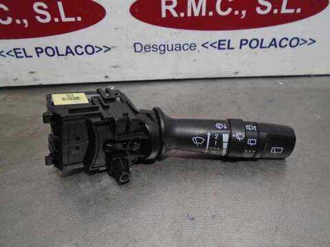 Foto 1ª: Mando Multifuncion Kia Rio BASIC 75CV 55KW [D3FA] (2015)