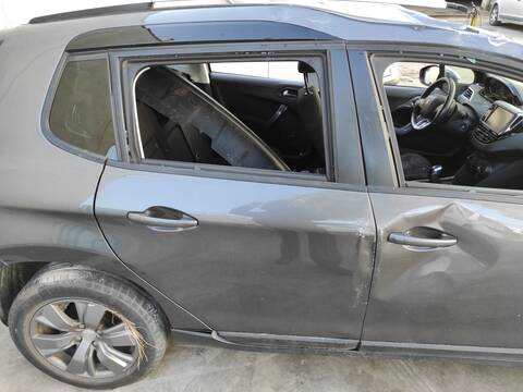 Puerta Trasera Derecha Peugeot 2008 HN01