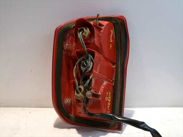 Foto 3ª: Piloto Trasero Derecho Toyota Rav4 2.0 G 2000-2005 [1AZFE] (2001)