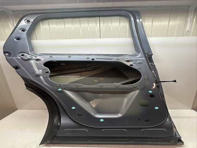 Foto 3ª: Puerta Trasera Izquierda Land Rover Discovery 150 CV 110KW [204DTY] (2021)