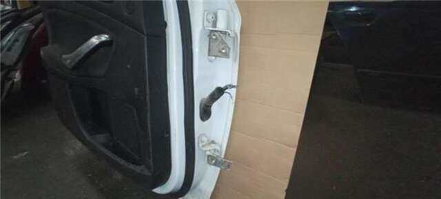 Foto 3ª: Puerta Trasera Izquierda Ford Mondeo 2.0 TDCI [UFBA]
