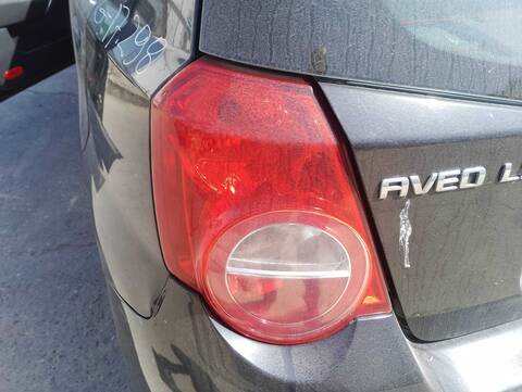 Foto 3ª: Piloto Trasero Izquierdo Chevrolet Aveo 86CV 63KW (2011)