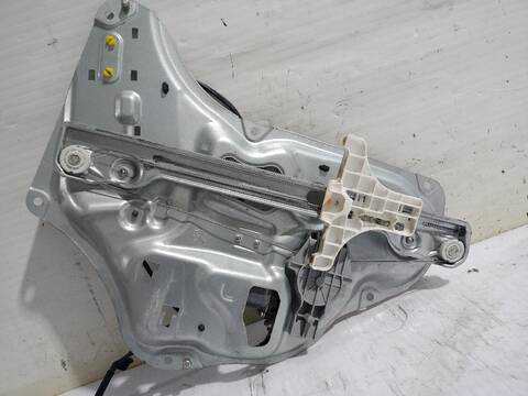 Foto 3ª: Elevalunas Manual Trasero Derecho Hyundai ix35 2.0 CRDI 4WD 136CV [D4HA] (2009)