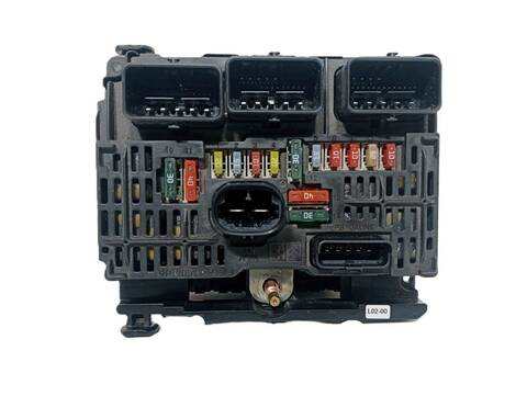Caja Reles Fusibles Peugeot 407 RHR