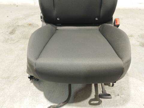 Foto 2ª: Asiento Delantero Derecho Audi A1 30 TFSI 116CV 85KW [DUSA] (2024)