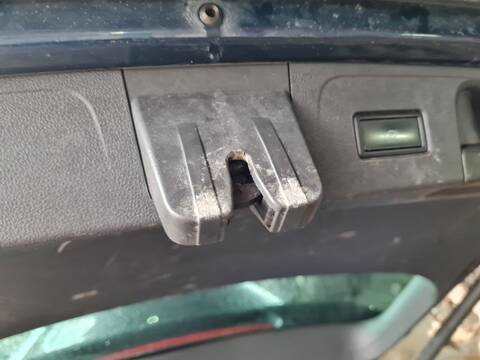 Foto 1ª: Cerradura Maletero Portón Volkswagen Passat R-LINE 150CV 110KW [DSRB] (2020)