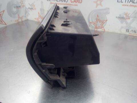 Foto 3ª: Guantera Toyota Verso COMFORT 112CV 82KW [N47C16A] (2015)