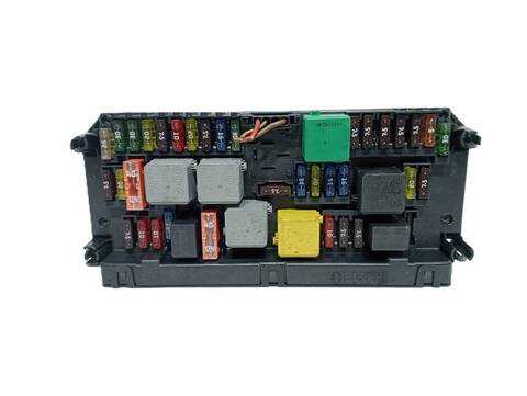 Foto 3ª: Caja Reles Fusibles Mercedes Clase C 160 651913 BERLINA (2011)