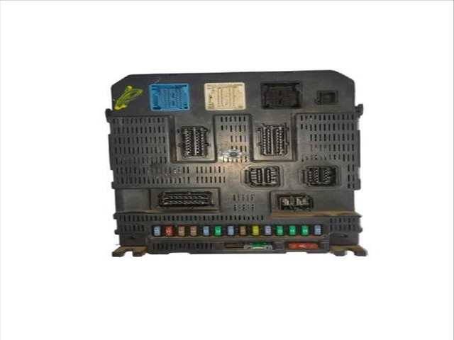 Foto 3ª: Caja Reles Fusibles Citroen C4 1.6 HDI (2004)