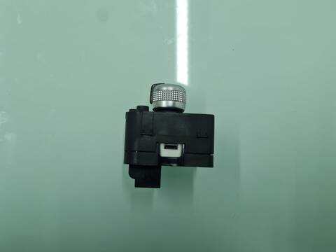 Foto 2ª: Mando Retrovisor Audi A4 BASICO AVANT 150CV 110KW [DEUA] (2017)