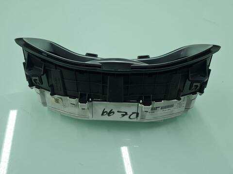 Foto 4ª: Cuadro de Instrumentos Volvo V40 MOMENTUM 114CV 84KW [D4162T] (2015)