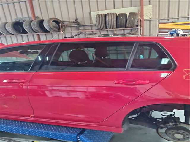 Puerta Trasera Izquierda Volkswagen Golf 1.6 TDI 105CV 77KW