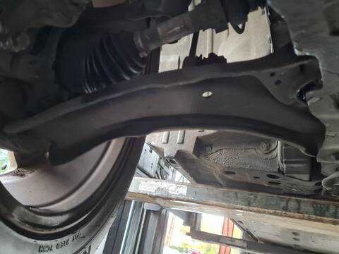 Foto 1ª: Brazo Suspension Delantero Derecho Nissan Qashqai ACENTA 4X4 141CV 104KW [MR20DE] (2010)