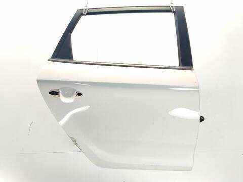 Puerta Trasera Derecha Kia Carens 1.7 CRDI 116CV