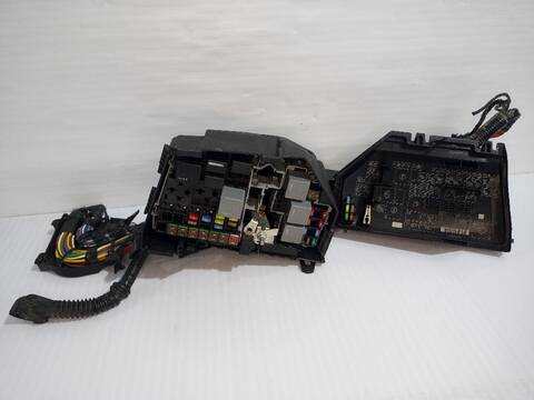 Foto 3ª: Caja Reles Fusibles Jaguar E Pace 2.0 D150 AWD 150CV X540) [204DTD(AJ20D4) 204DTF(AJ20D4)] (2017)