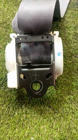 Foto 2ª: Cinturón Trasero Izquierdo Lexus LX 4.7 G 470 V8 (2002)