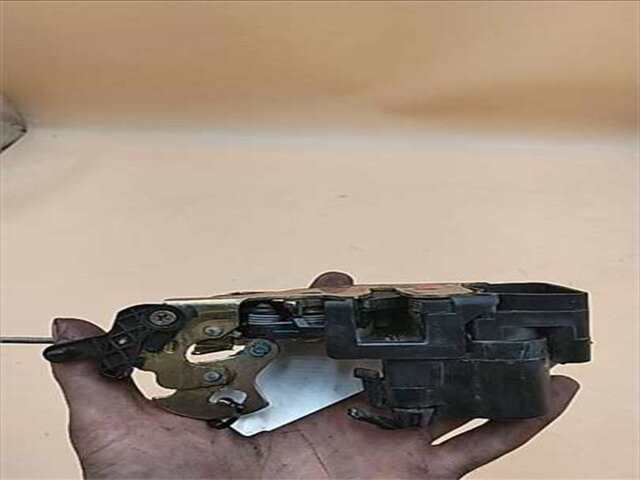 Foto 3ª: Cerradura Puerta Delantera Izquierda Daewoo Kalos 1.4 SE [1.4 LTR. - 61 KW CAT] [F14S3]