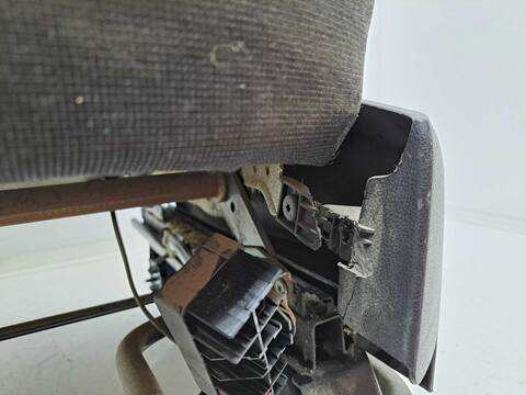 Foto 4ª: Asiento Delantero Izquierdo Ford Transit FURGON 200 L1 AMBIENTE 101CV 74KW [XVGA] (2017)
