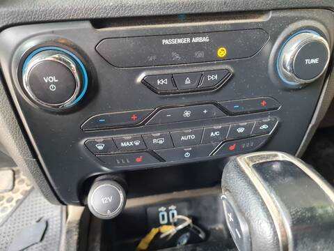 Foto 2ª: Mando Climatizador Ford Ranger DOBLE CABINA WILDTRACK 4X4 4P) 213CV [YN2X] (2020)