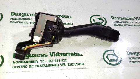 Foto 2ª: Mando Multifuncion Volkswagen Golf HIGHLINE 4MOTION BERLINA 140CV 103KW [BKD] (2007)